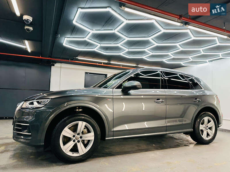 Внедорожник / Кроссовер Audi Q5 2019 в Луцке