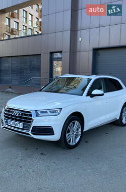 Внедорожник / Кроссовер Audi Q5 2018 в 
