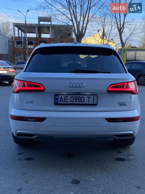 Внедорожник / Кроссовер Audi Q5 2018 в Днепре