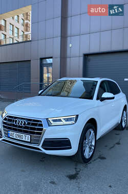 Внедорожник / Кроссовер Audi Q5 2018 в 