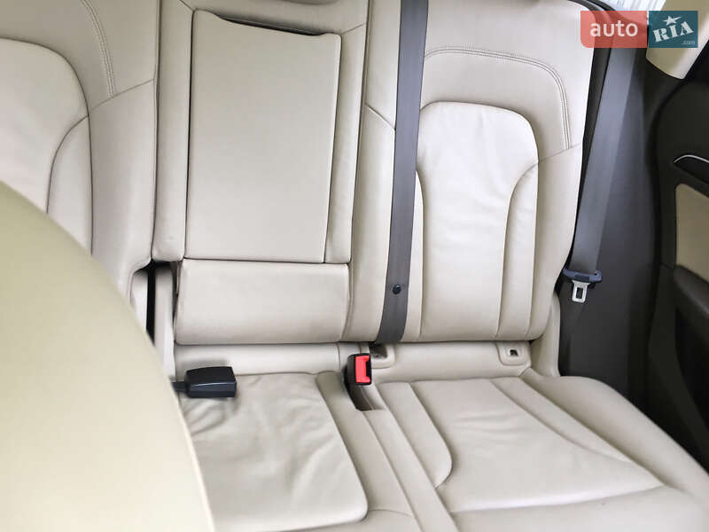 Внедорожник / Кроссовер Audi Q5 2014 в Заставной
