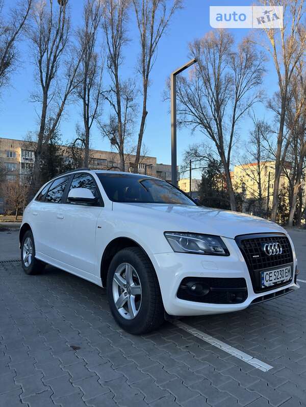 Внедорожник / Кроссовер Audi Q5 2011 в Черновцах