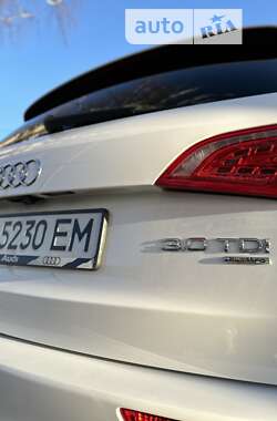 Внедорожник / Кроссовер Audi Q5 2011 в Черновцах