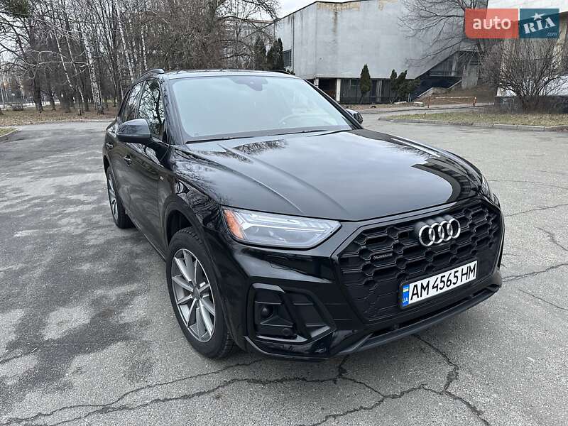 Внедорожник / Кроссовер Audi Q5 2021 в Киеве