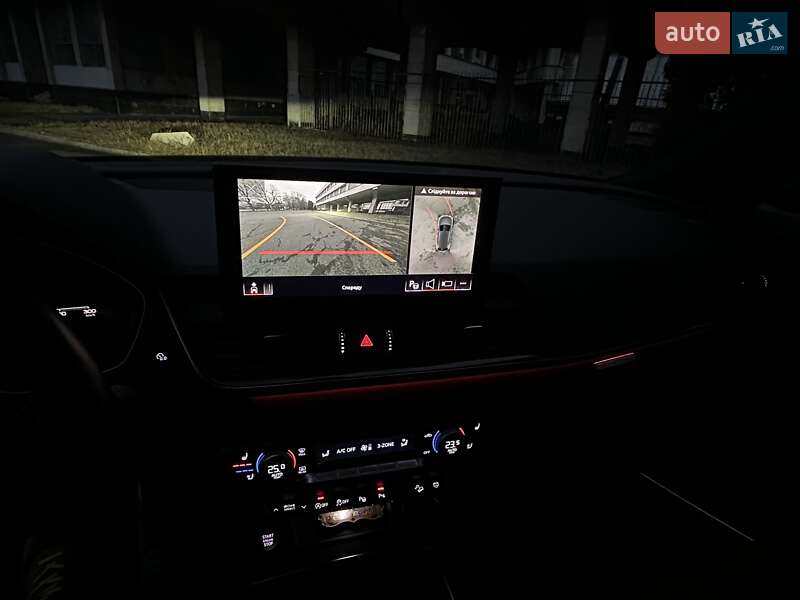 Внедорожник / Кроссовер Audi Q5 2021 в Киеве