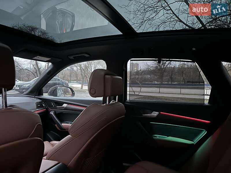 Внедорожник / Кроссовер Audi Q5 2021 в Киеве