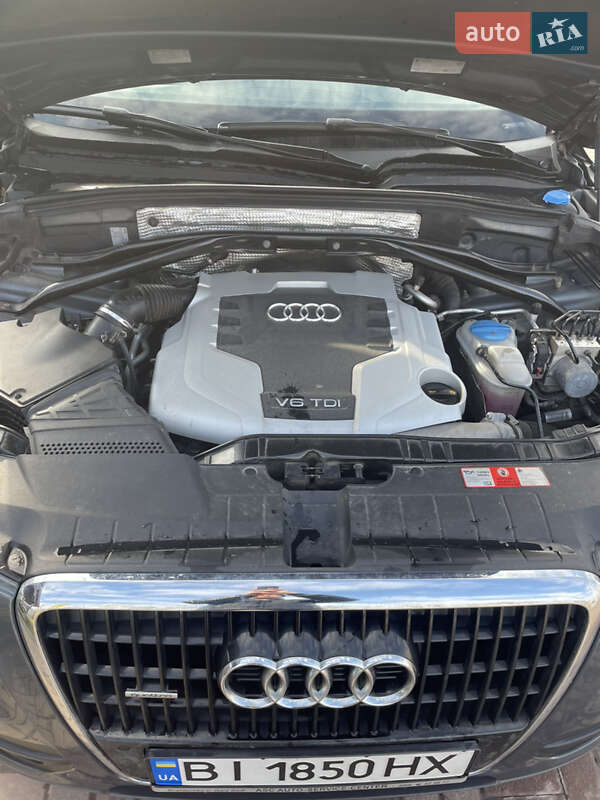 Внедорожник / Кроссовер Audi Q5 2009 в Полтаве