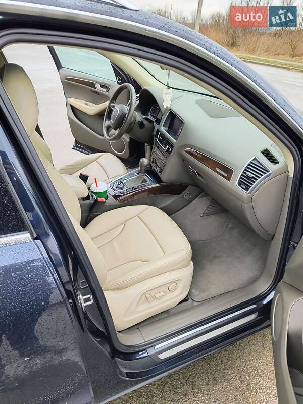 Внедорожник / Кроссовер Audi Q5 2011 в Львове