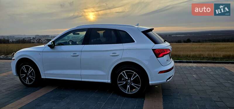 Внедорожник / Кроссовер Audi Q5 2019 в Одессе