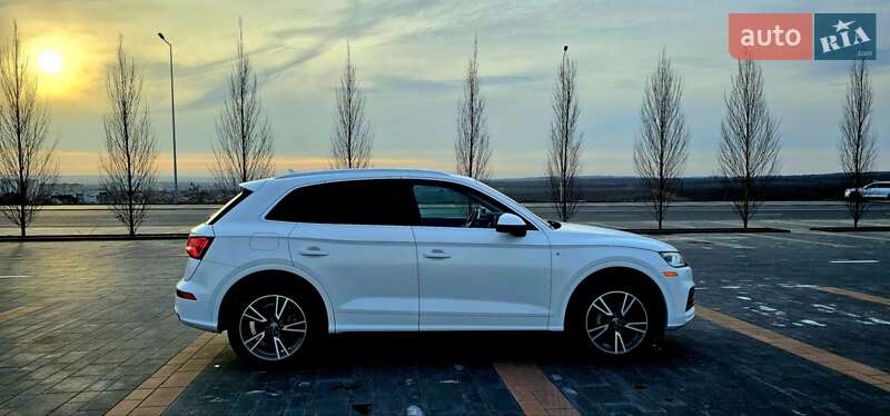 Внедорожник / Кроссовер Audi Q5 2019 в Одессе