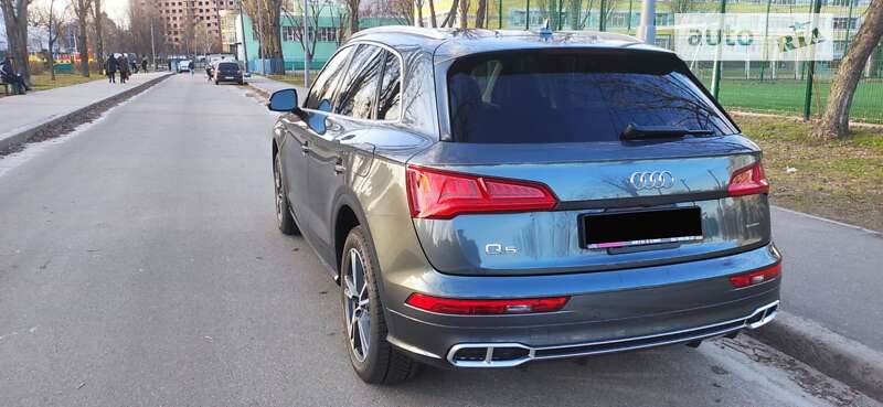 Внедорожник / Кроссовер Audi Q5 2019 в Киеве