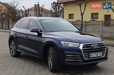 Позашляховик / Кросовер Audi Q5 2017 в Львові