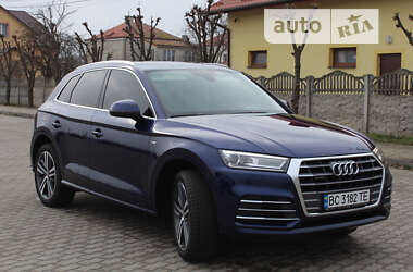 Позашляховик / Кросовер Audi Q5 2017 в Львові