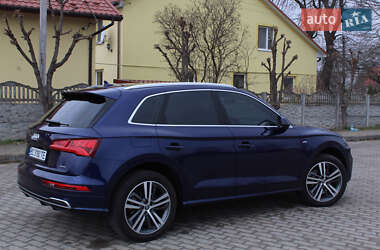 Позашляховик / Кросовер Audi Q5 2017 в Львові