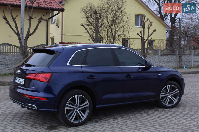 Позашляховик / Кросовер Audi Q5 2017 в Львові