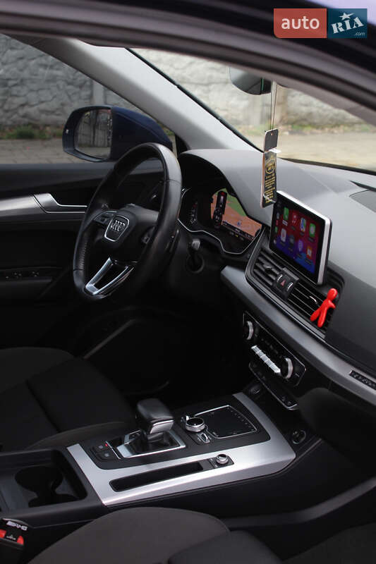 Позашляховик / Кросовер Audi Q5 2017 в Львові