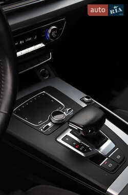 Позашляховик / Кросовер Audi Q5 2017 в Львові