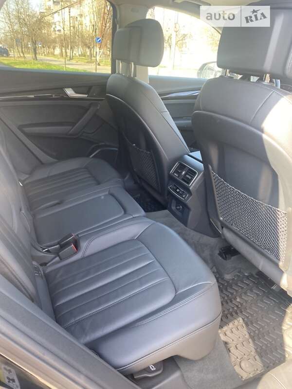 Внедорожник / Кроссовер Audi Q5 2018 в Ивано-Франковске