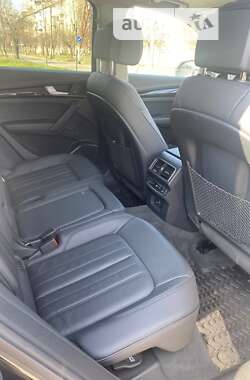 Внедорожник / Кроссовер Audi Q5 2018 в 