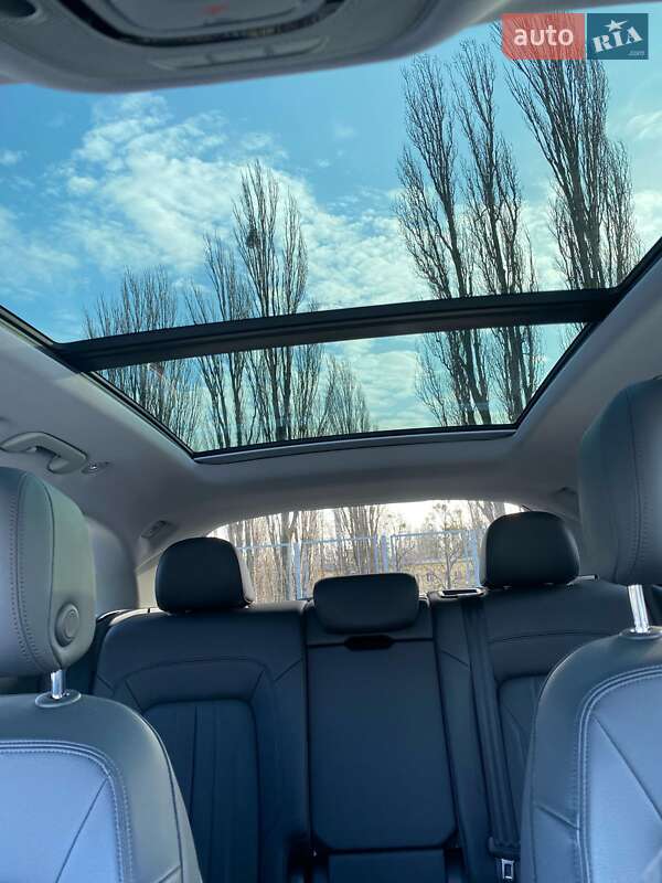 Внедорожник / Кроссовер Audi Q5 2018 в Киеве