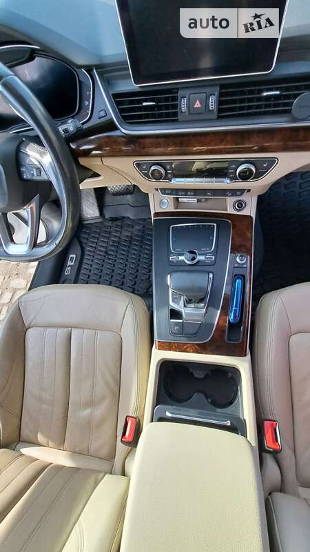 Внедорожник / Кроссовер Audi Q5 2017 в Стрые