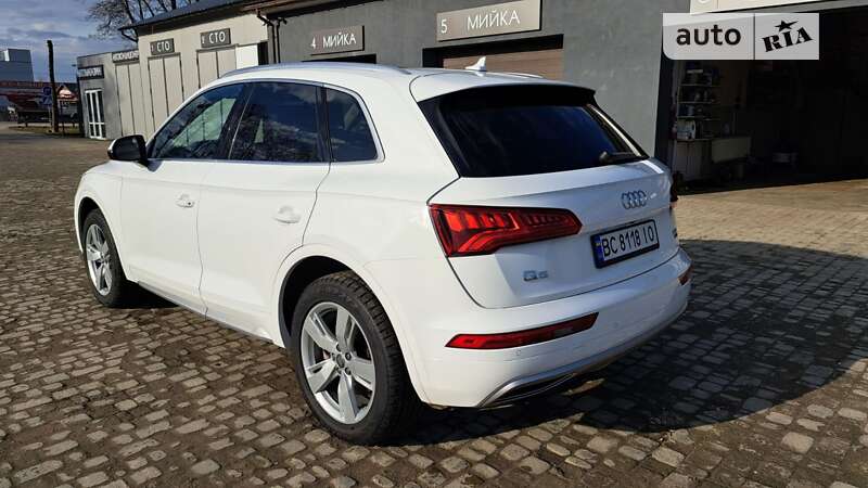 Внедорожник / Кроссовер Audi Q5 2017 в Стрые