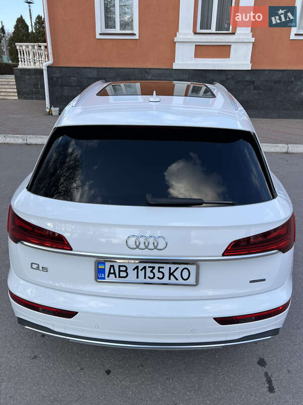 Позашляховик / Кросовер Audi Q5 2020 в Хмільнику