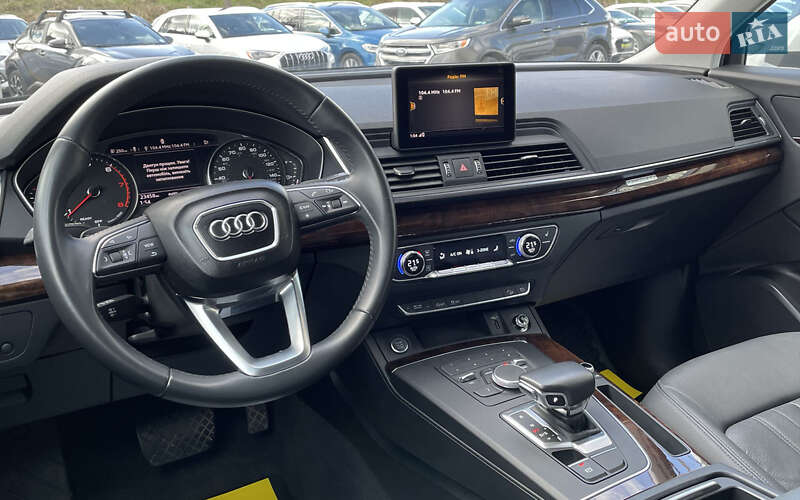 Внедорожник / Кроссовер Audi Q5 2019 в Стрые