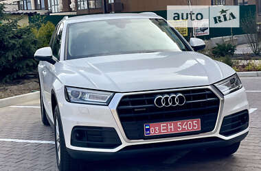 Позашляховик / Кросовер Audi Q5 2020 в Києві