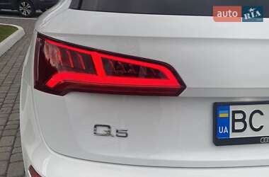 Внедорожник / Кроссовер Audi Q5 2018 в 