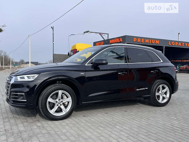 Внедорожник / Кроссовер Audi Q5 2017 в Лопатине