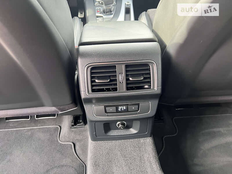 Внедорожник / Кроссовер Audi Q5 2017 в Лопатине