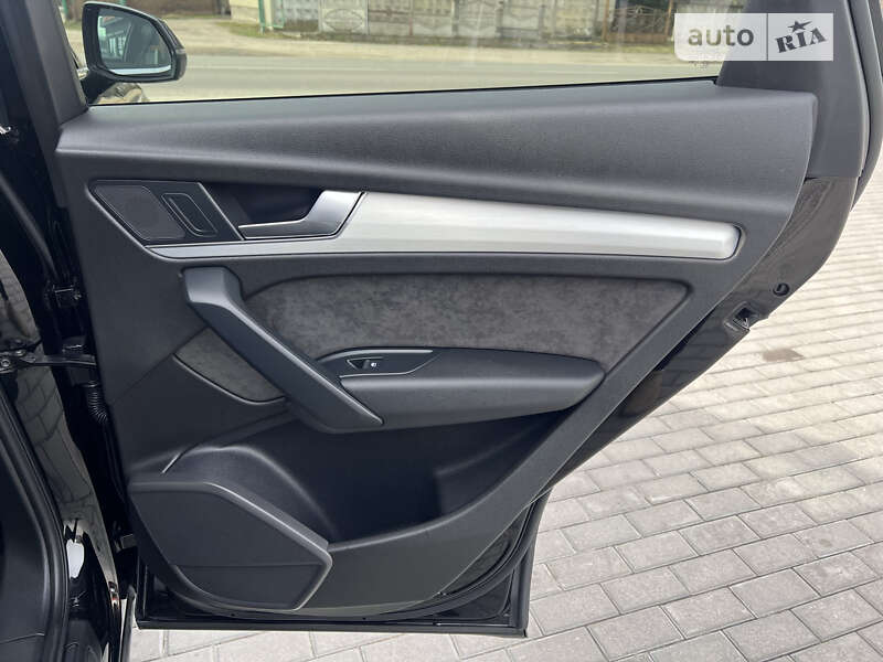 Внедорожник / Кроссовер Audi Q5 2017 в Лопатине