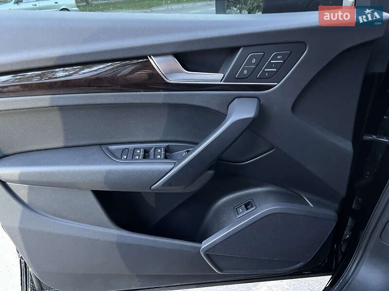 Внедорожник / Кроссовер Audi Q5 2018 в Одессе