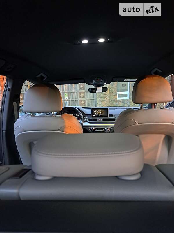 Внедорожник / Кроссовер Audi Q5 2017 в Львове