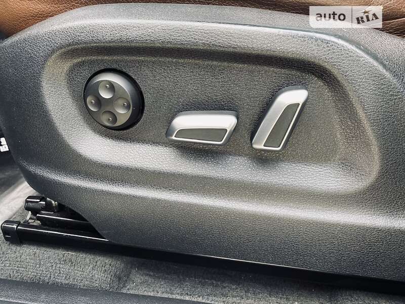 Внедорожник / Кроссовер Audi Q5 2015 в Буче