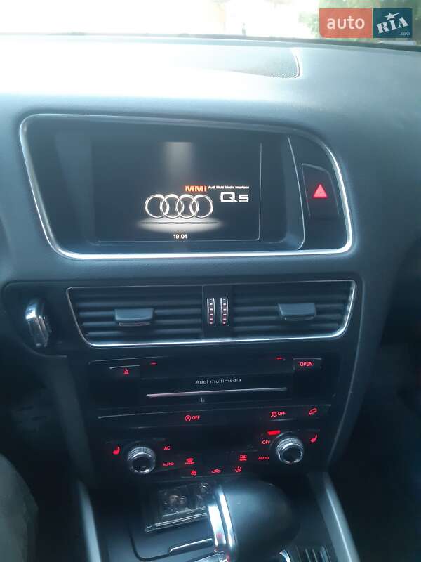 Внедорожник / Кроссовер Audi Q5 2012 в Черновцах