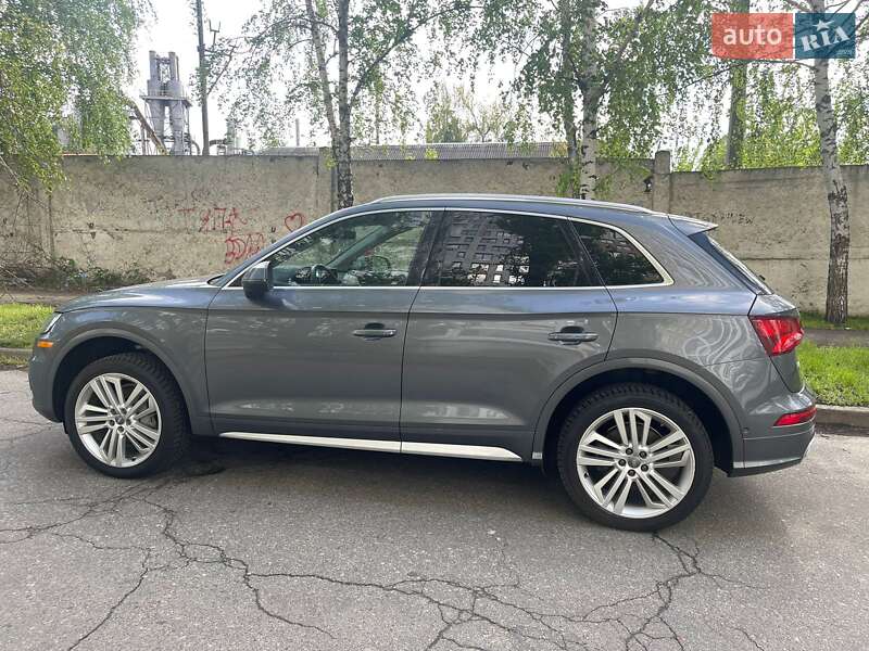 Позашляховик / Кросовер Audi Q5 2017 в Києві