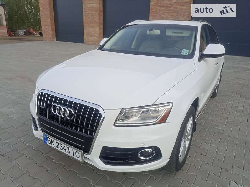 Внедорожник / Кроссовер Audi Q5 2015 в Сарнах