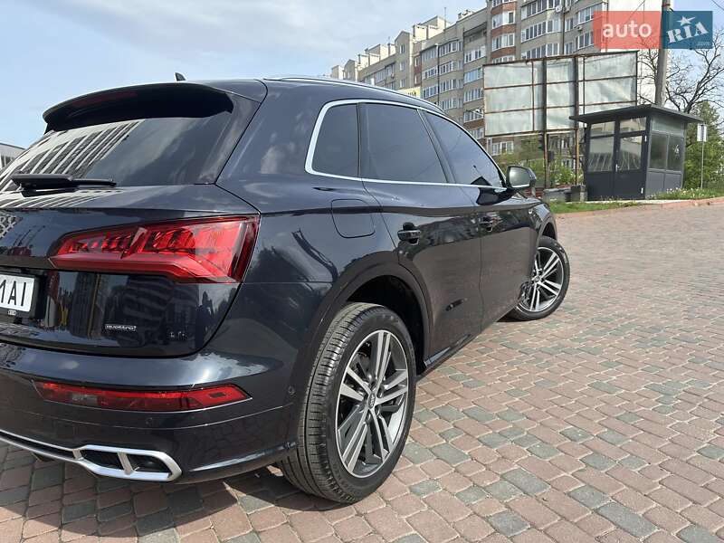 Внедорожник / Кроссовер Audi Q5 2020 в Ивано-Франковске