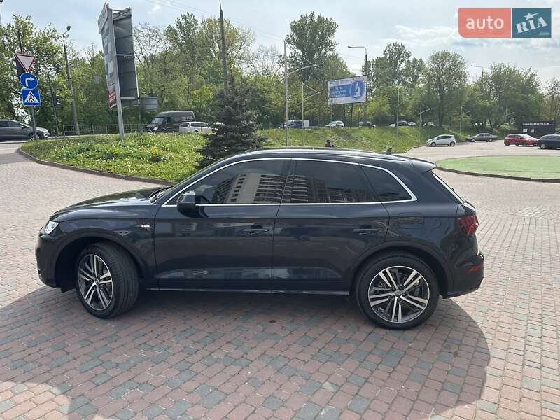 Внедорожник / Кроссовер Audi Q5 2020 в Ивано-Франковске