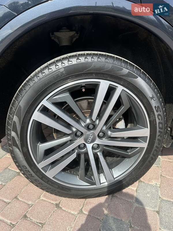 Внедорожник / Кроссовер Audi Q5 2020 в Ивано-Франковске
