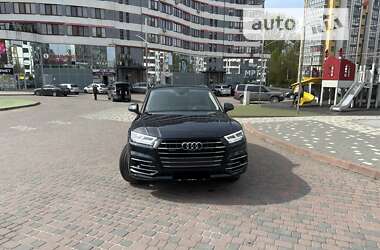 Позашляховик / Кросовер Audi Q5 2020 в Івано-Франківську