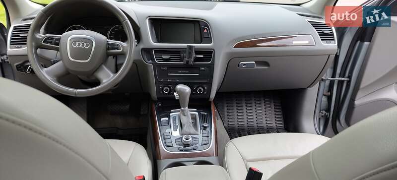 Внедорожник / Кроссовер Audi Q5 2011 в Ровно