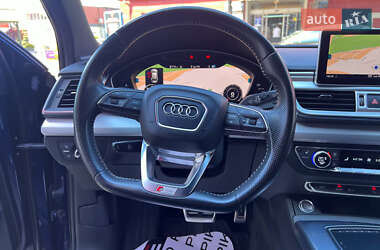 Внедорожник / Кроссовер Audi Q5 2017 в 
