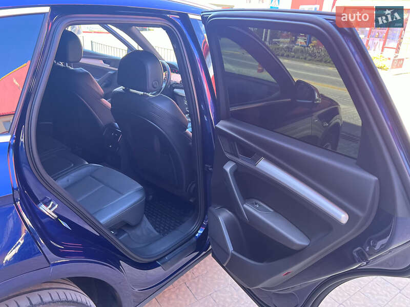 Внедорожник / Кроссовер Audi Q5 2017 в Львове