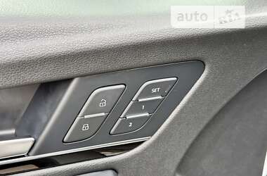 Позашляховик / Кросовер Audi Q5 2020 в 