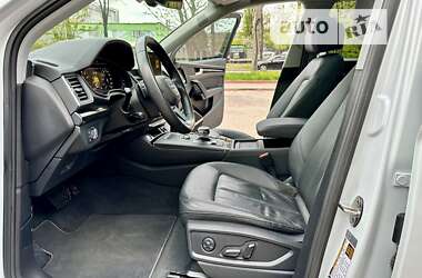 Позашляховик / Кросовер Audi Q5 2020 в 