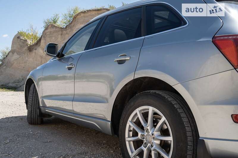 Позашляховик / Кросовер Audi Q5 2011 в Тернополі