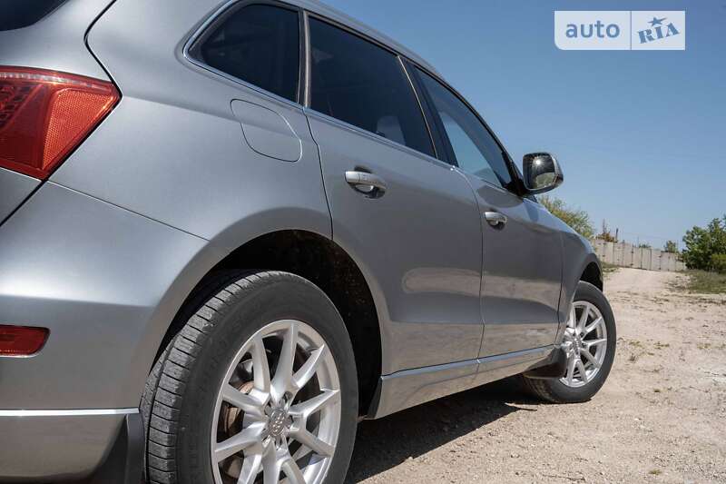 Позашляховик / Кросовер Audi Q5 2011 в Тернополі
